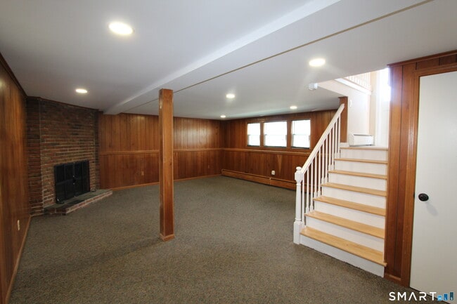 Building Photo - 32 Lexington Cir