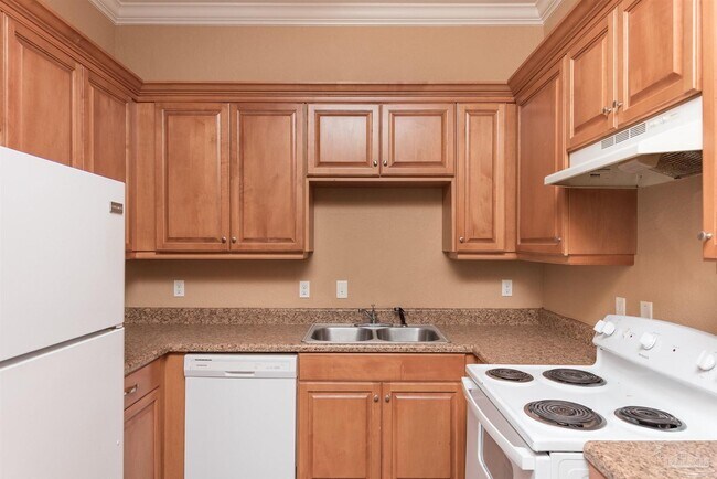 Building Photo - 7071 Lake Joanne Dr