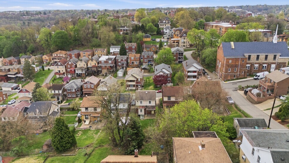 Building Photo - 107 Catskill Ave