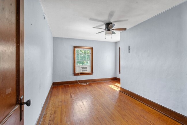 Building Photo - ? Charming Home in the Heart of Newark! ?