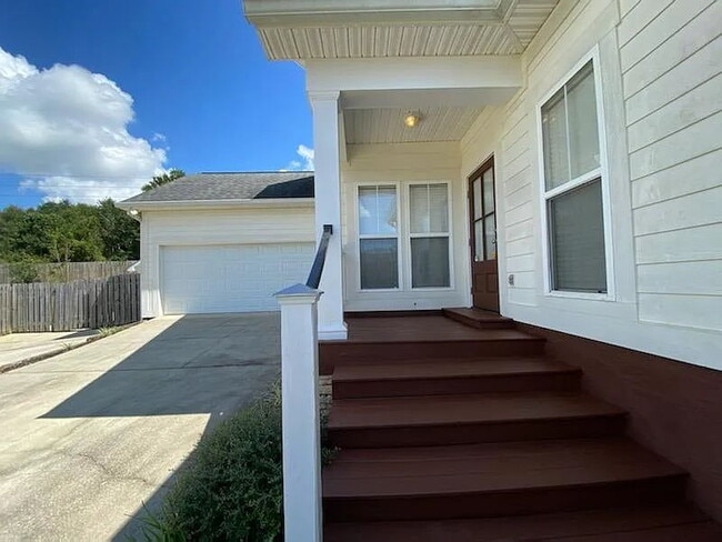 Building Photo - Available now FOR RENT in Dothan, AL!!