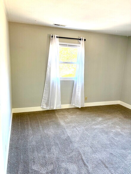 Building Photo - 4026 N Illinois Ave