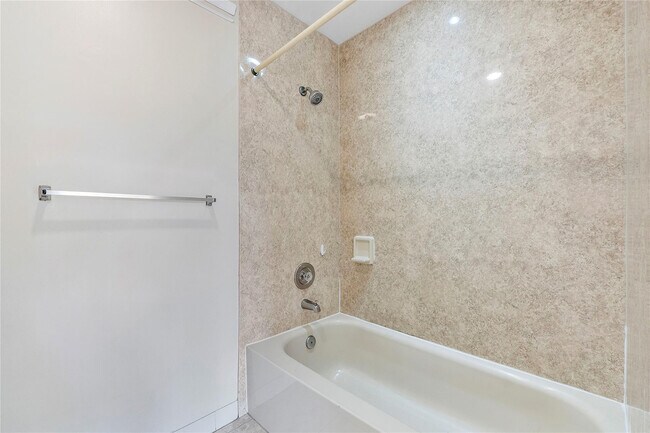 Building Photo - 967 Coral Club Dr