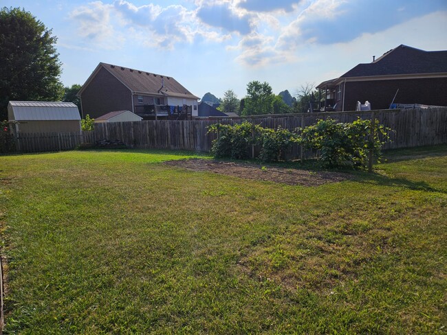 Building Photo - 403 Persimmon Dr