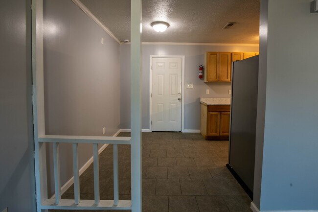 Building Photo - 5768 Aftonshire Dr
