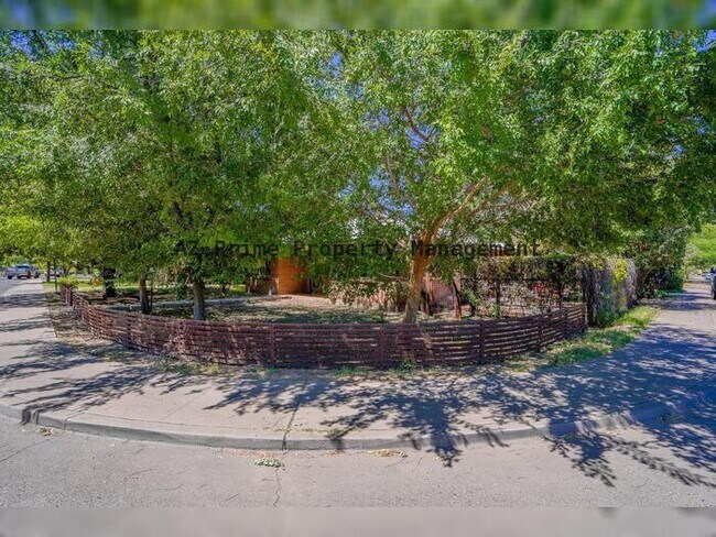 Building Photo - 351 E Encanto Dr