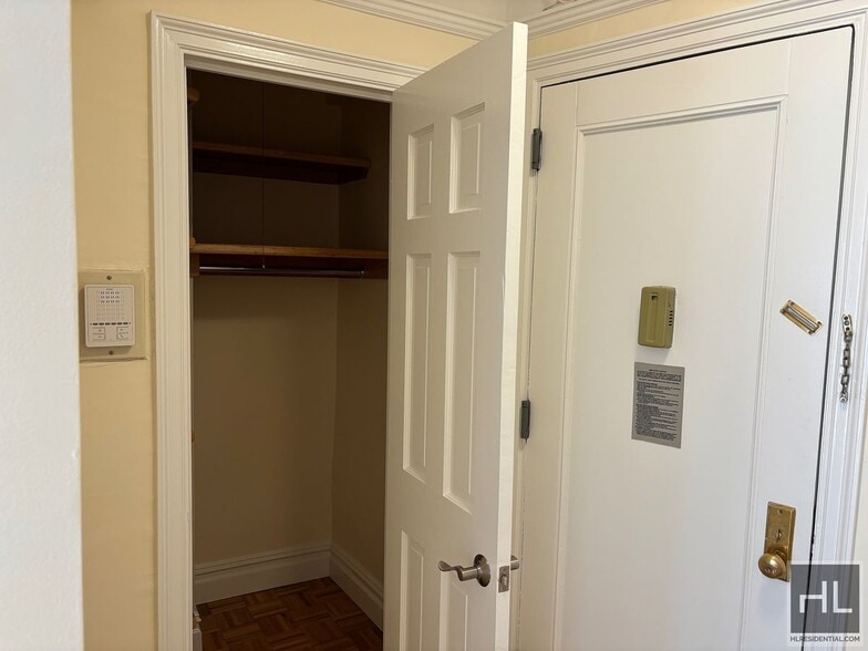 Building Photo - Christopher Street