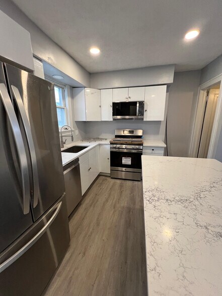 Building Photo - 3332 Cedarbrook Rd