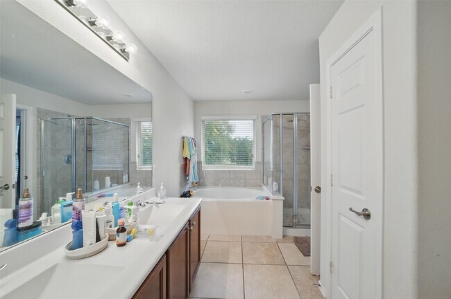 Building Photo - 6443 Calgary Woods Ln