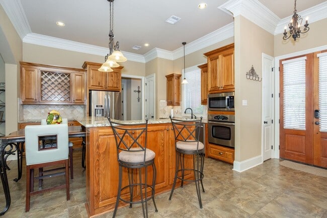 Building Photo - Fully Furnished, All-Inclusive Lakefront L...