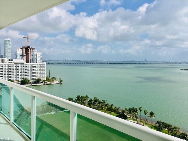 Building Photo - 2 br, 2 bath Condo - 1800 N Bayshore Dr Ap...