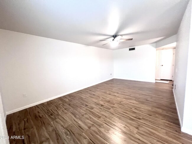 Building Photo - 9815 W Lancaster Dr