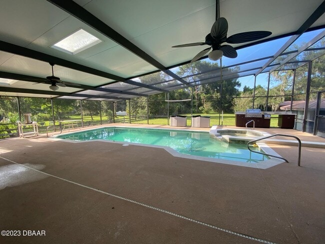 Building Photo - 1 Arrowhead Dr