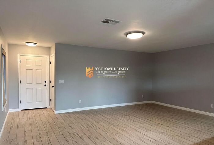 Building Photo - 1401 S 228th Ln