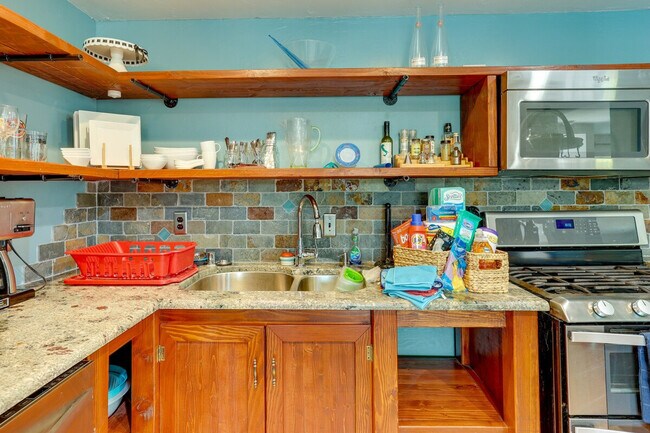 Building Photo - 801 Kalpati Cir