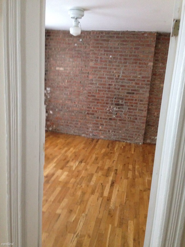 Building Photo - 462 Carroll St