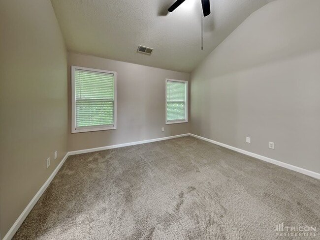 Building Photo - 329 Greystone Cir
