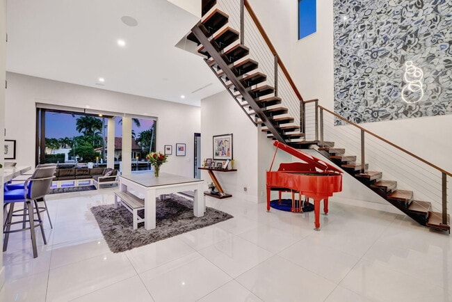 Building Photo - 334 Isle of Capri Dr