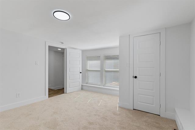 Building Photo - 219 Lakeview Dr