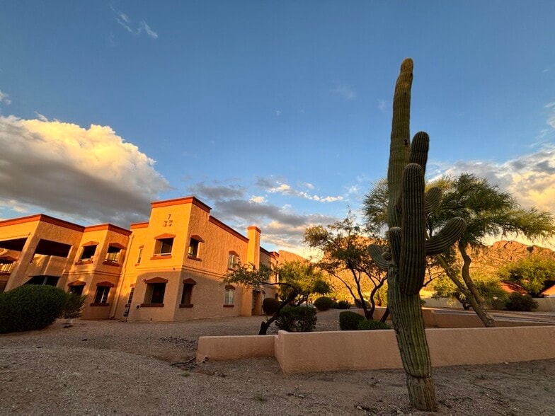 Primary Photo - Pusch Ridge Apartment Homes