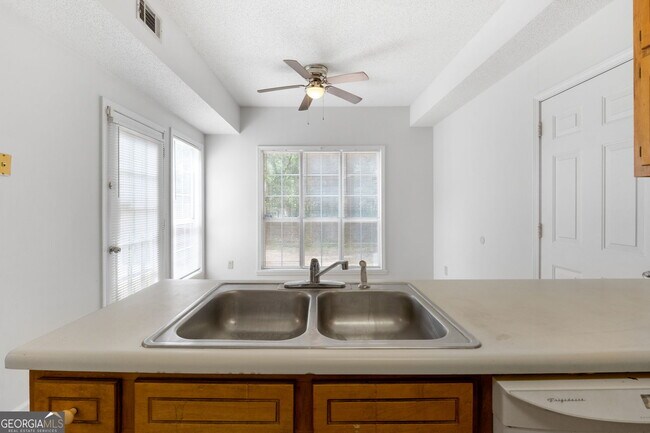 Building Photo - 1253 Crystal Springs Trail