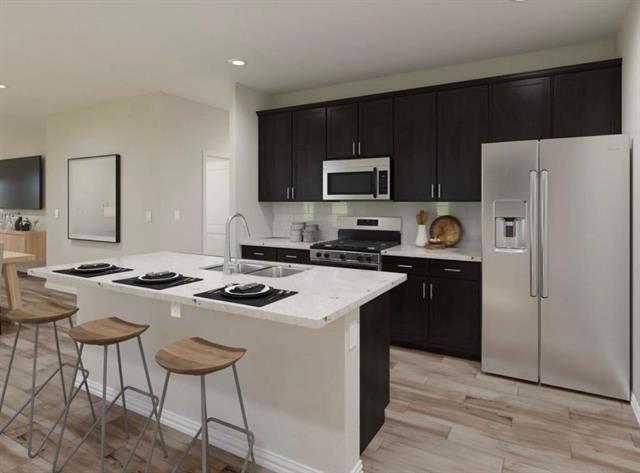 Building Photo - 600 Clover Crk Dr