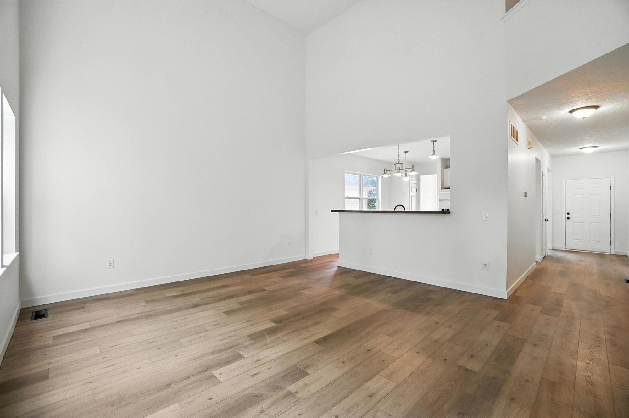 Building Photo - 2380 Oaktree Pl