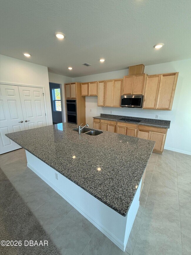 Building Photo - 1996 Greenborough St