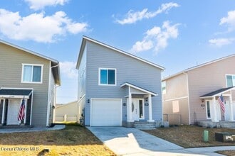 Building Photo - 2704 N Miami Ct