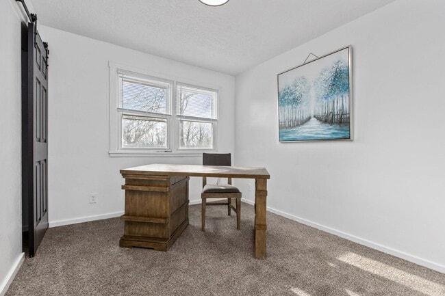 Building Photo - 3BR Townhome for Rent - with Central Air!!