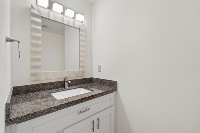 Building Photo - 600 Wilcrest Dr