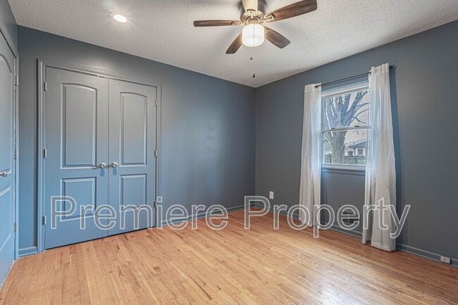 Building Photo - 1331 SW Horizon Dr