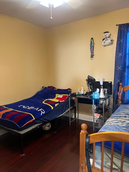 Building Photo - 193 Chatham St