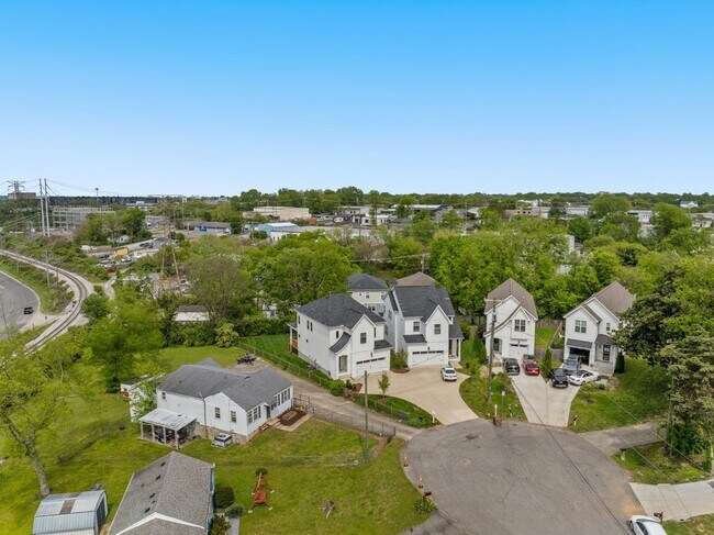 Building Photo - 500 Waycross Dr