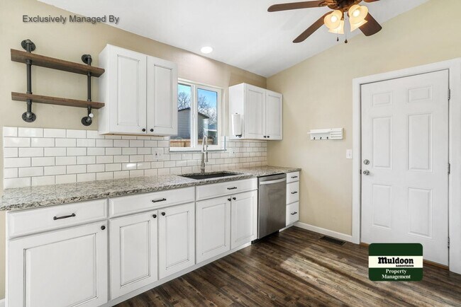 Building Photo - Spectacular Remodel on the Westside of Colorado Springs!! Dog Friendly!!