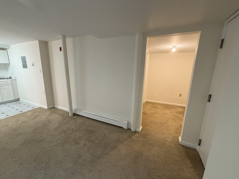 Building Photo - 1247 Beacon St