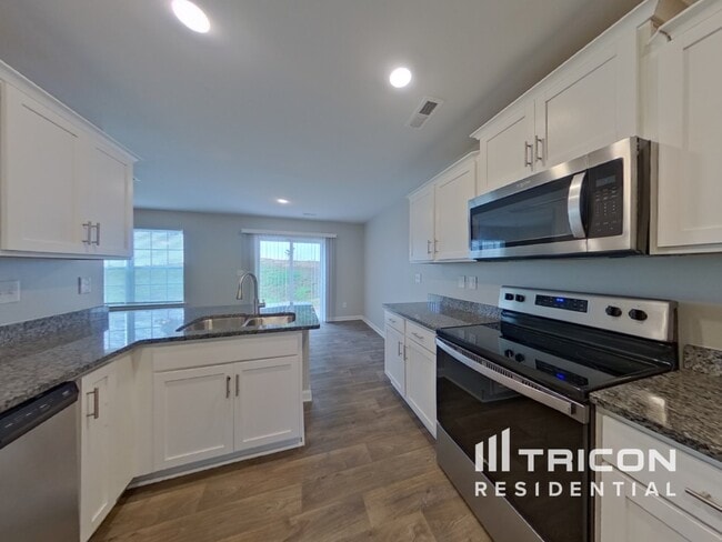 Building Photo - 533 Elmwood Pond Ct