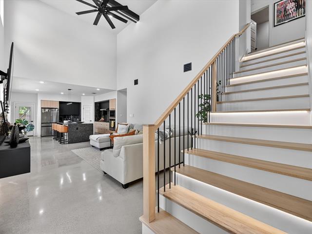 Building Photo - 1941 Glenmore Ave