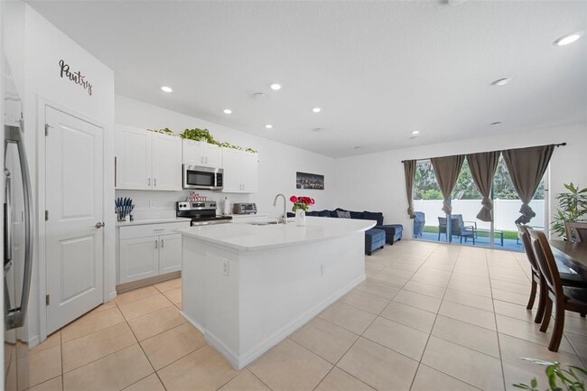 Building Photo - 3593 Anibal St