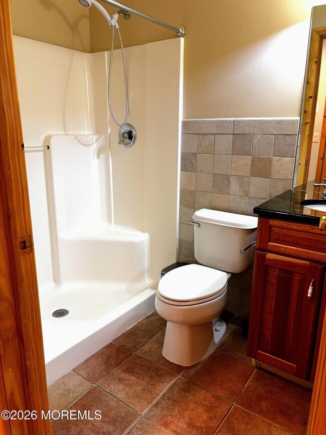 Building Photo - 327 Deerfoot Ln