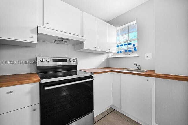 Building Photo - 14180 NW 22nd Ave