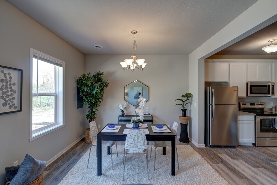 Building Photo - 677 Julia Way