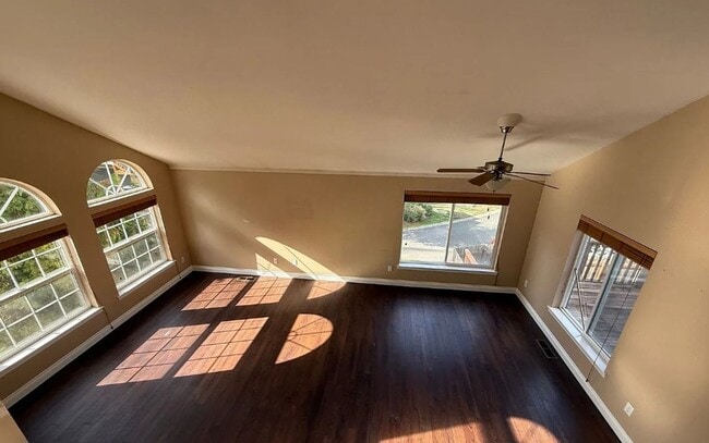 Building Photo - Large 6-Bedroom Home in Samish with a Fenced Yard