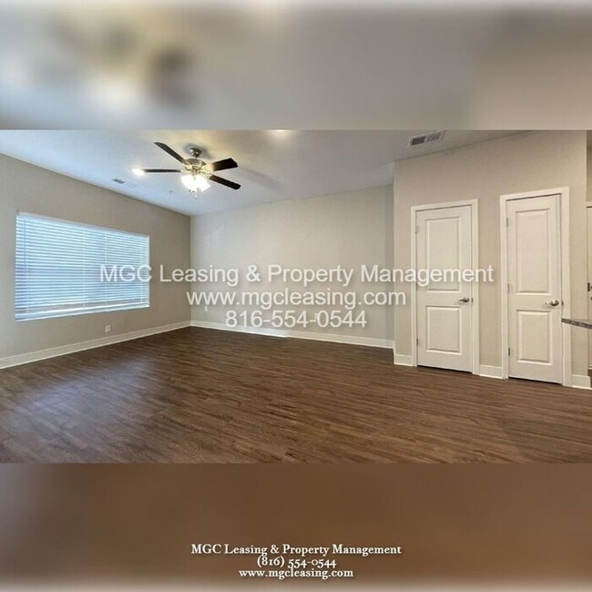 Building Photo - 2 Bedroom Luxury Apartment in the Northland of KCMO