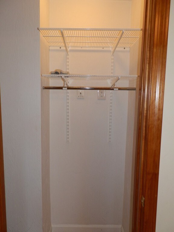 Building Photo - 194 Auburn St