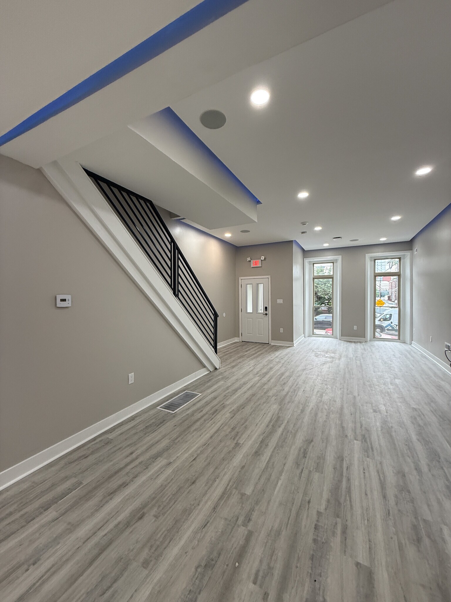 Building Photo - 204 S 41st St