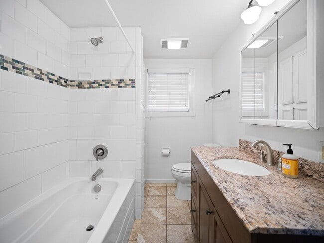 Building Photo - 4 Bed, 2 Bath Long Term Rental in GU District