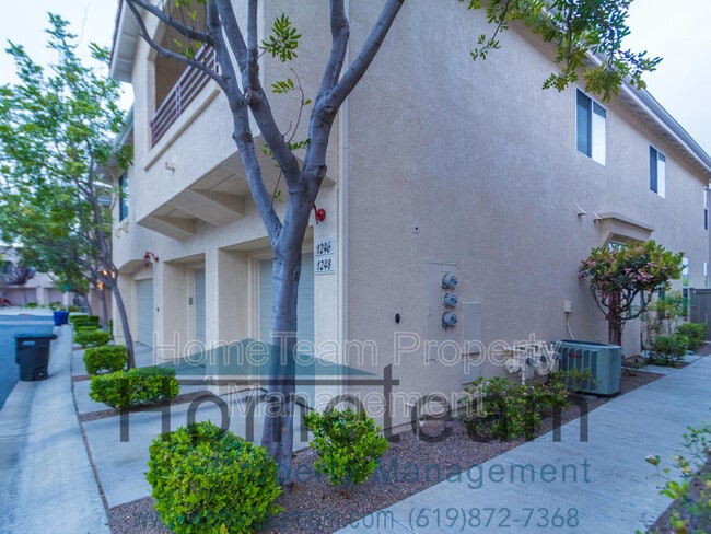 Building Photo - 1246 Balboa Cir