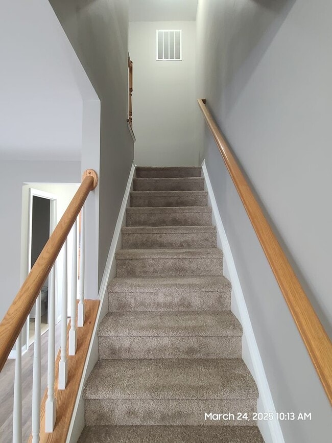 Building Photo - 3 Bedroom Townhome for Rent in Waynesboro