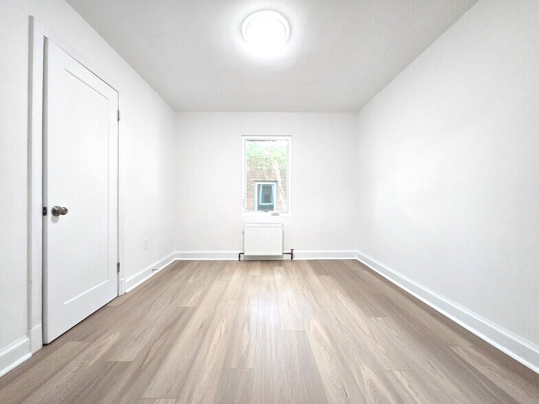 Building Photo - 4530 Avondale St
